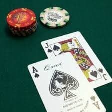 Filipino player claiming slotvip bonus promotion on mobile phone